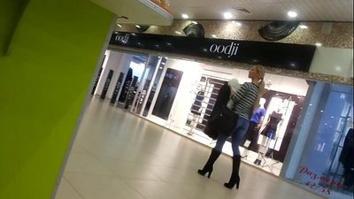 Supermarketdə sərin cücə.